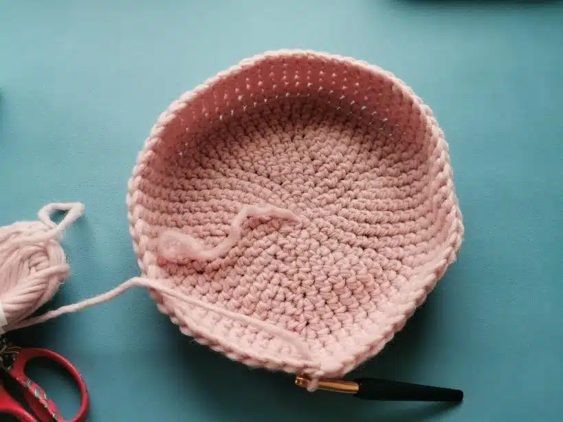 Bild48 - FREE crochet pattern - Yarn bowl